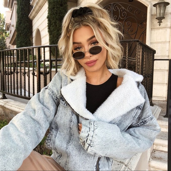 Oval Classic Sunglasses - Picture 3 of 8